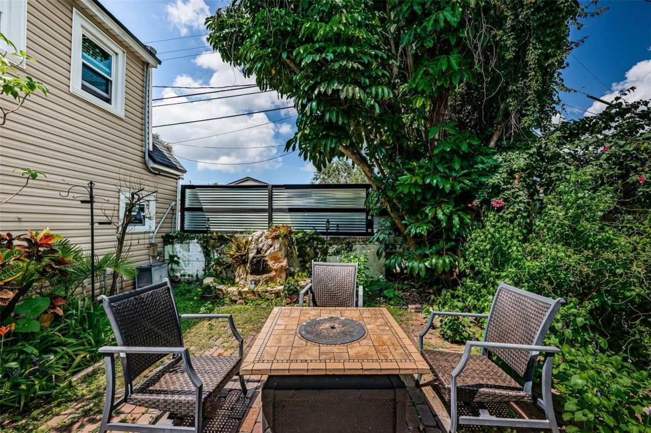 3730 Foster Hill Drive N, Saint Petersburg, FL 33704 Photo