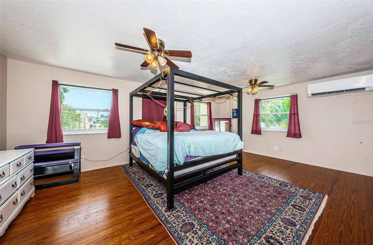 3730 Foster Hill Drive N, Saint Petersburg, FL 33704 Photo