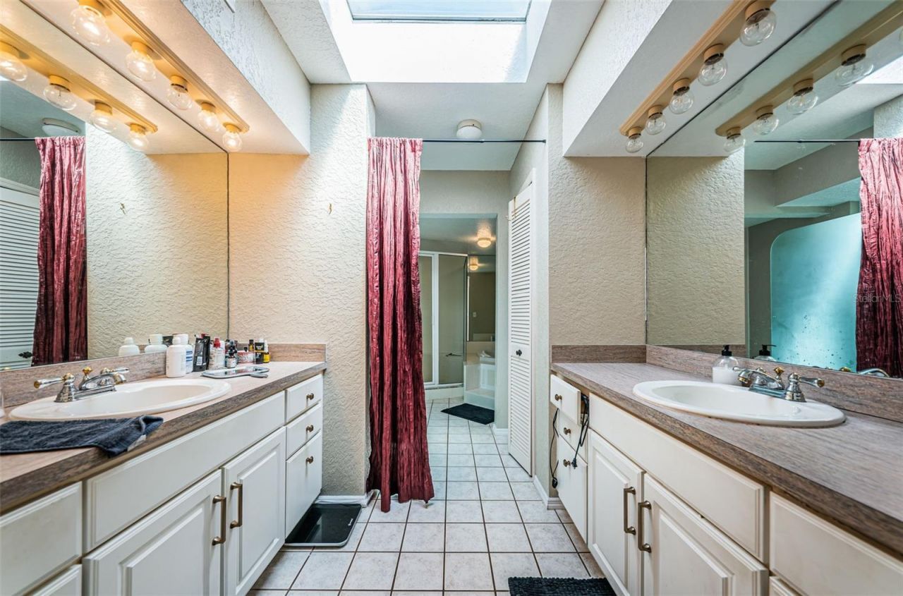 3730 Foster Hill Drive N, Saint Petersburg, FL 33704 Photo