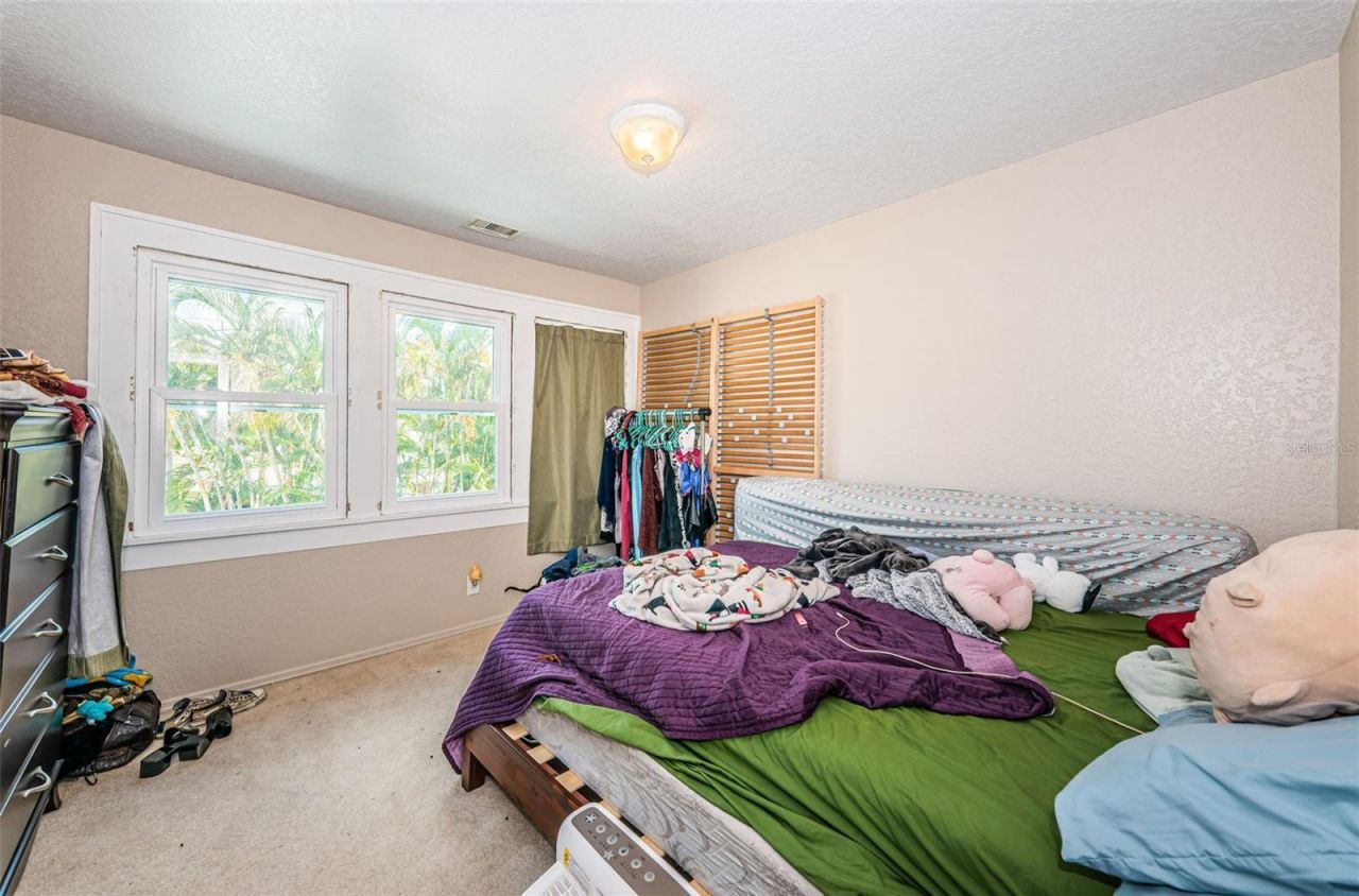 3730 Foster Hill Drive N, Saint Petersburg, FL 33704 Photo