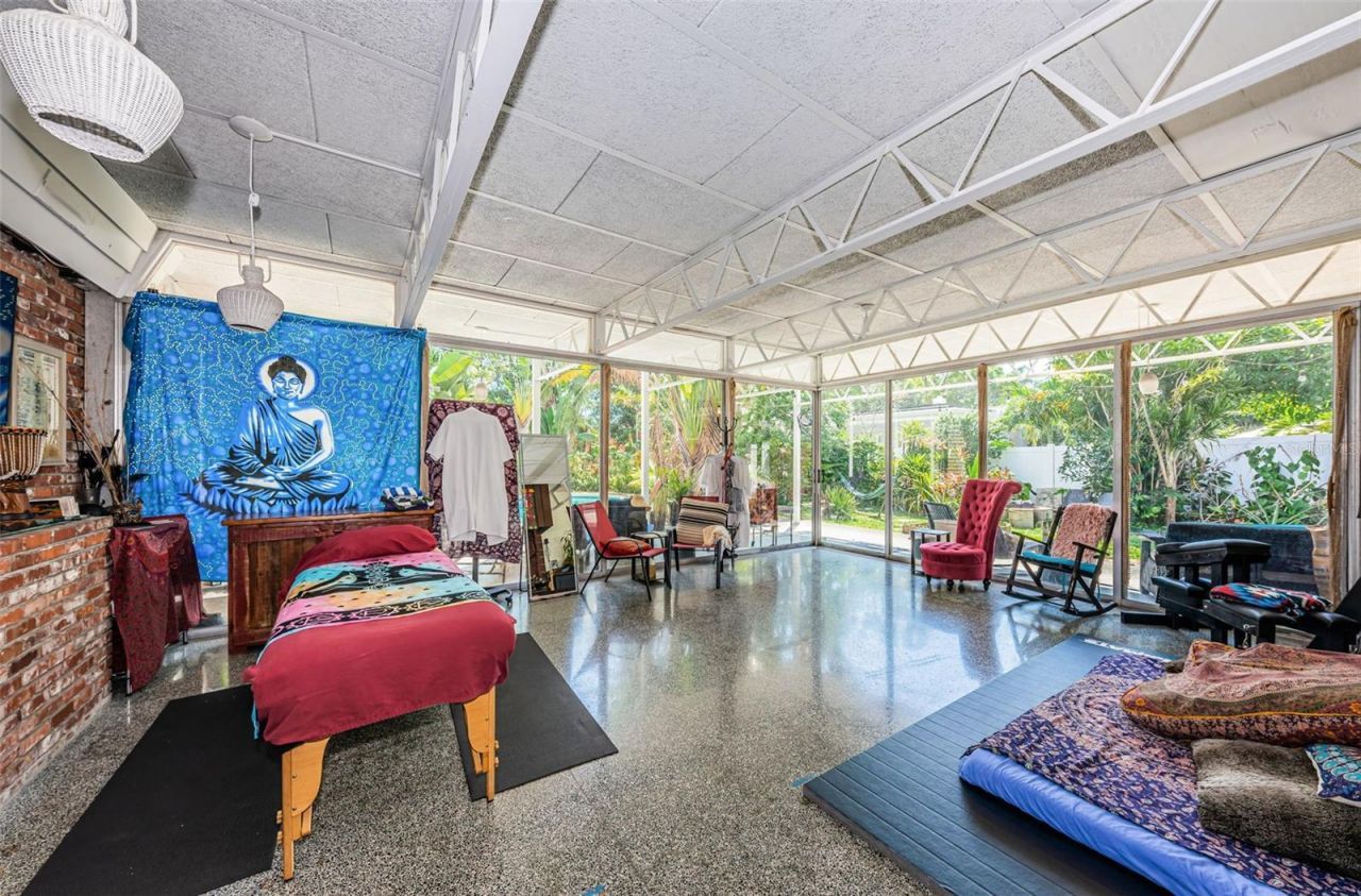 3730 Foster Hill Drive N, Saint Petersburg, FL 33704 Photo