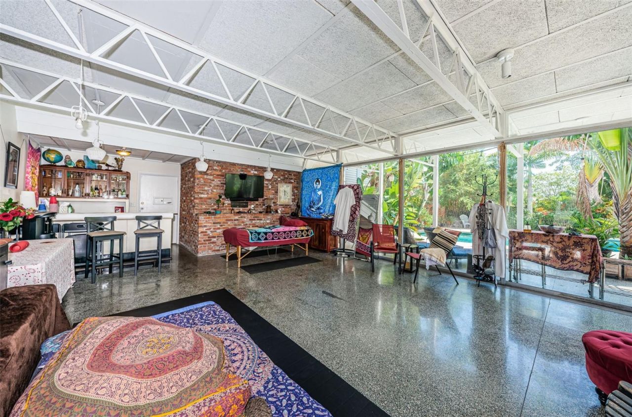 3730 Foster Hill Drive N, Saint Petersburg, FL 33704 Photo