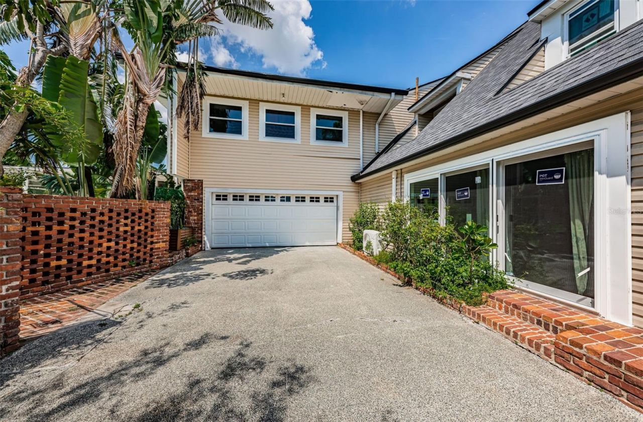 3730 Foster Hill Drive N, Saint Petersburg, FL 33704 Photo