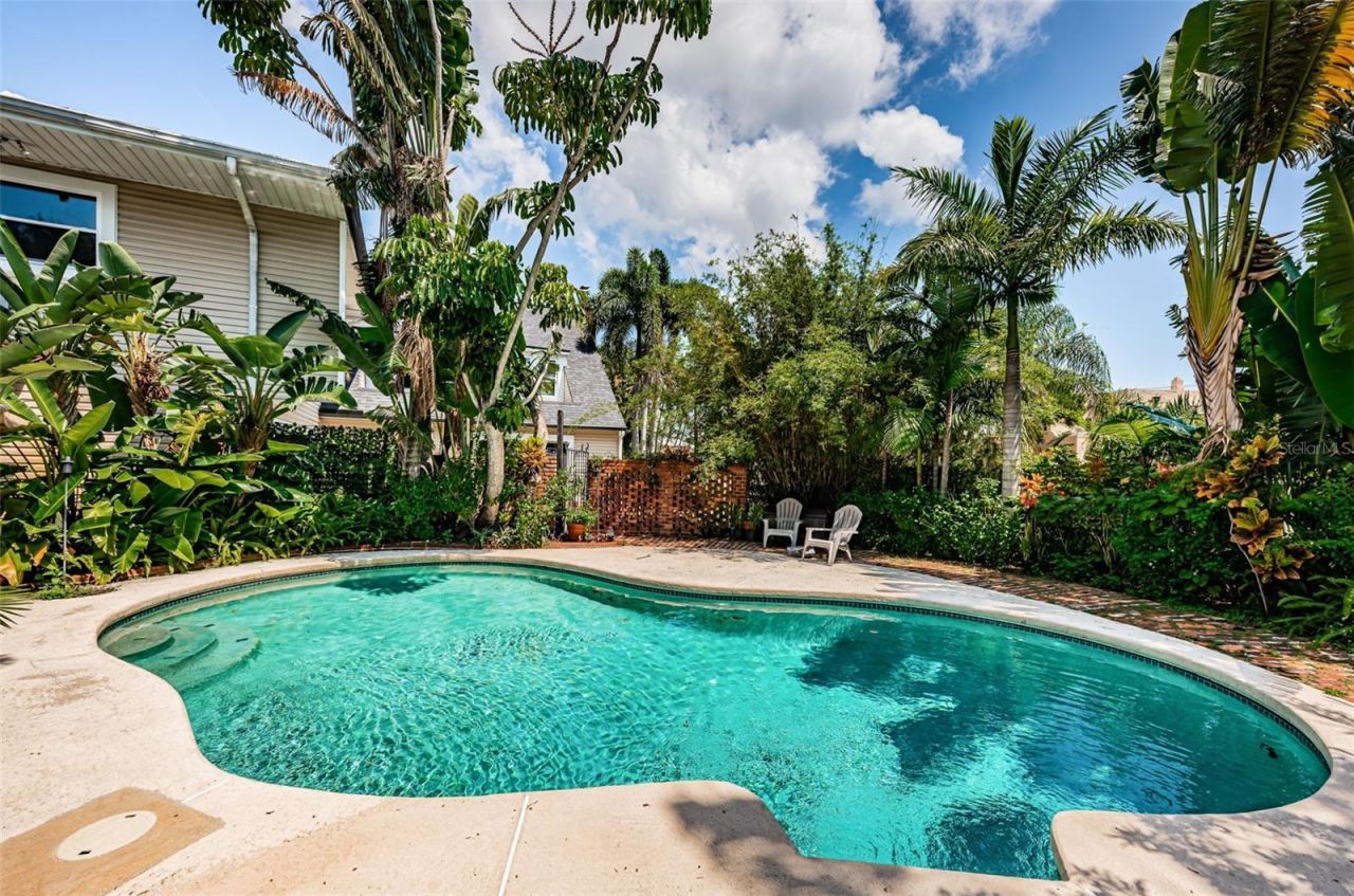 3730 Foster Hill Drive N, Saint Petersburg, FL 33704 Photo