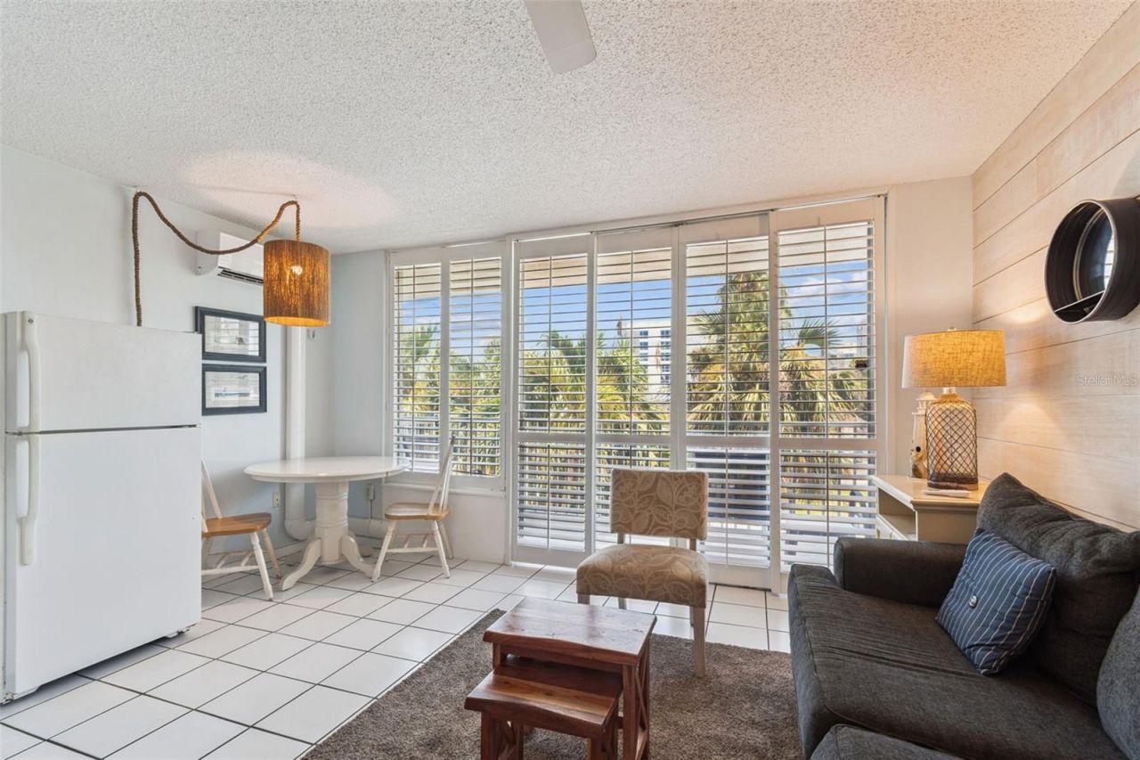 800 Bayway Boulevard, Unit 17, Clearwater Beach, FL 33767 Photo