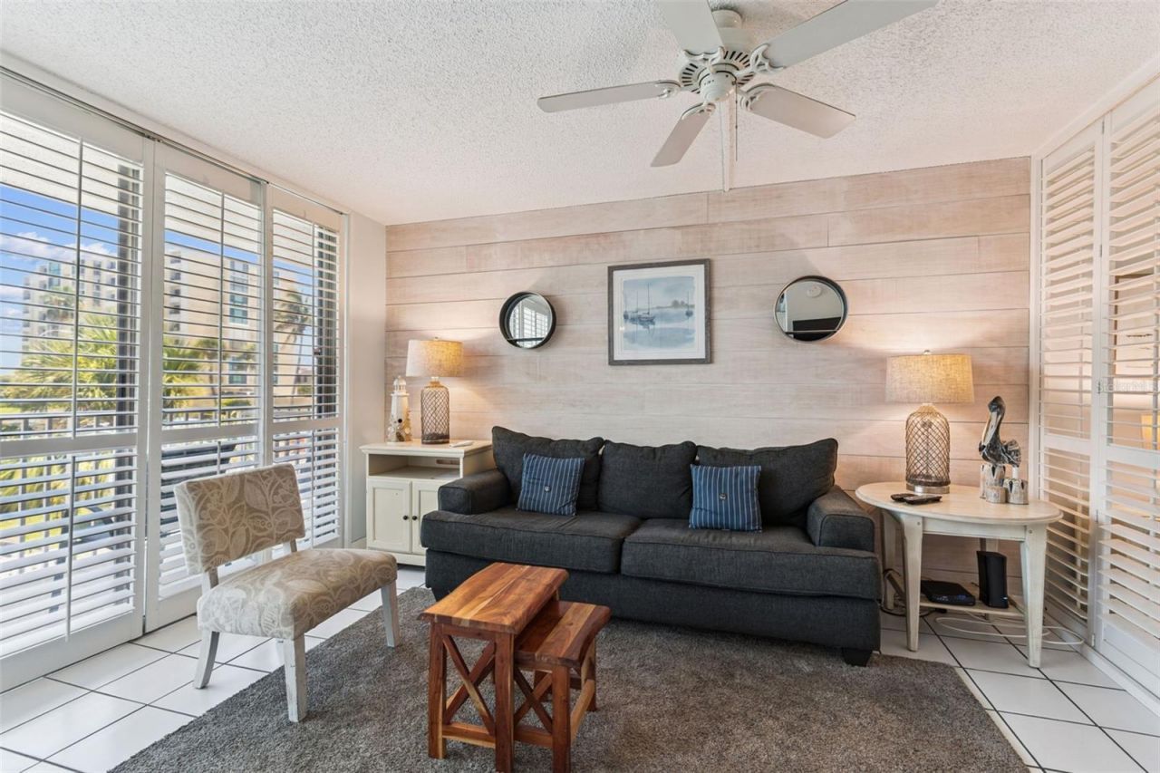 800 Bayway Boulevard, Unit 17, Clearwater Beach, FL 33767 Photo