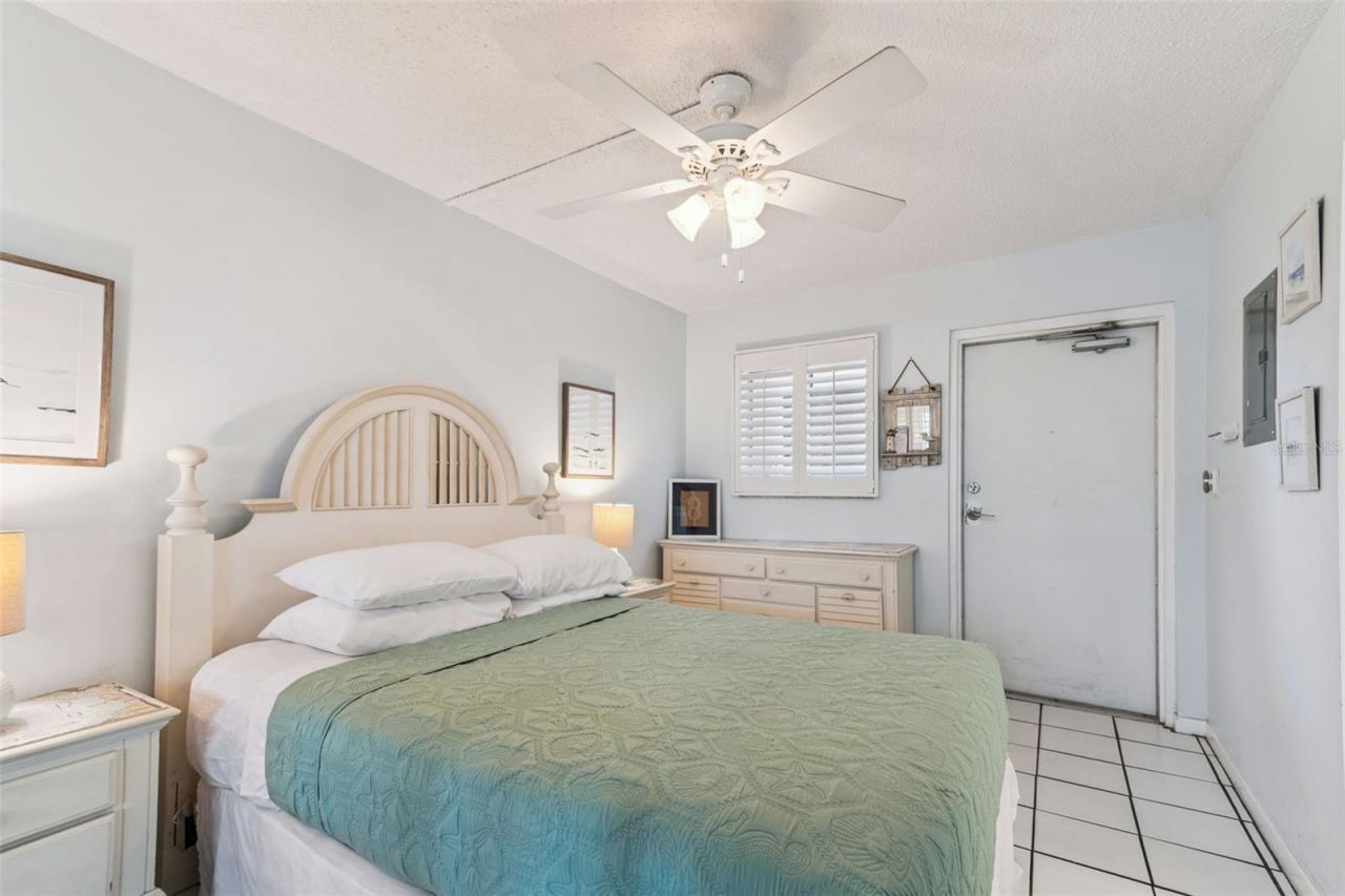 800 Bayway Boulevard, Unit 17, Clearwater Beach, FL 33767 Photo
