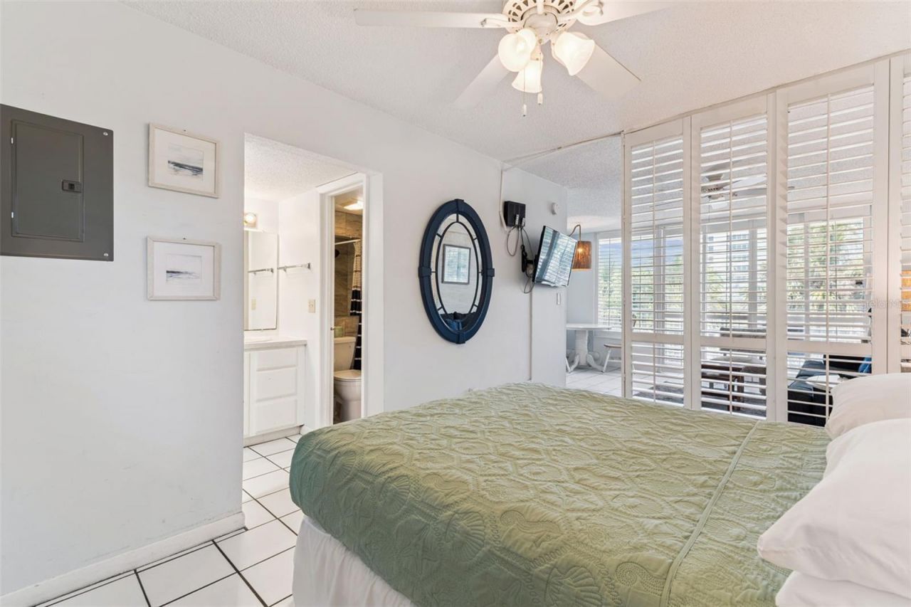 800 Bayway Boulevard, Unit 17, Clearwater Beach, FL 33767 Photo