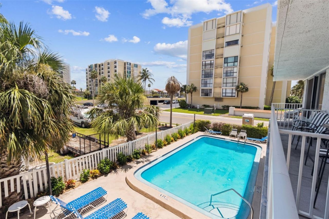800 Bayway Boulevard, Unit 17, Clearwater Beach, FL 33767 Photo