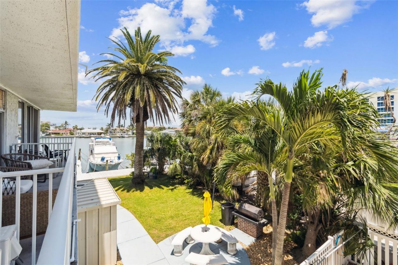 800 Bayway Boulevard, Unit 17, Clearwater Beach, FL 33767 Photo