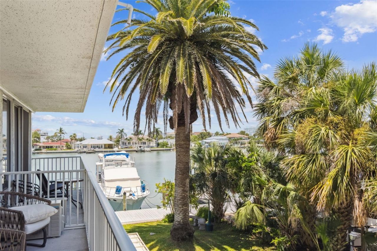 800 Bayway Boulevard, Unit 17, Clearwater Beach, FL 33767 Photo
