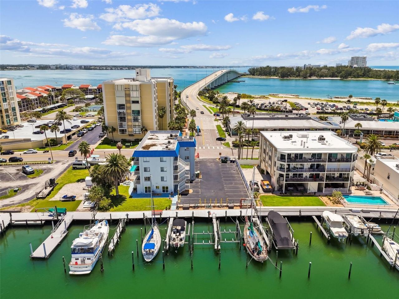 800 Bayway Boulevard, Unit 17, Clearwater Beach, FL 33767 Photo