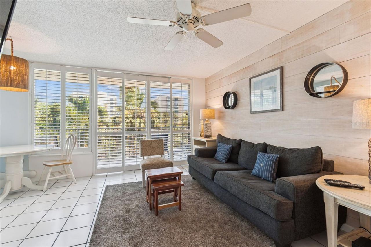 800 Bayway Boulevard, Unit 17, Clearwater Beach, FL 33767 Photo