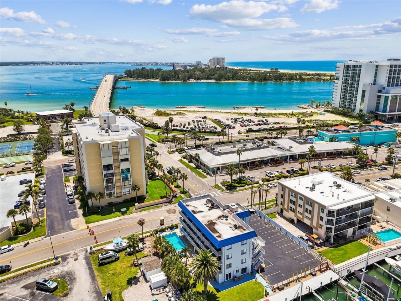 800 Bayway Boulevard, Unit 17, Clearwater Beach, FL 33767 Photo