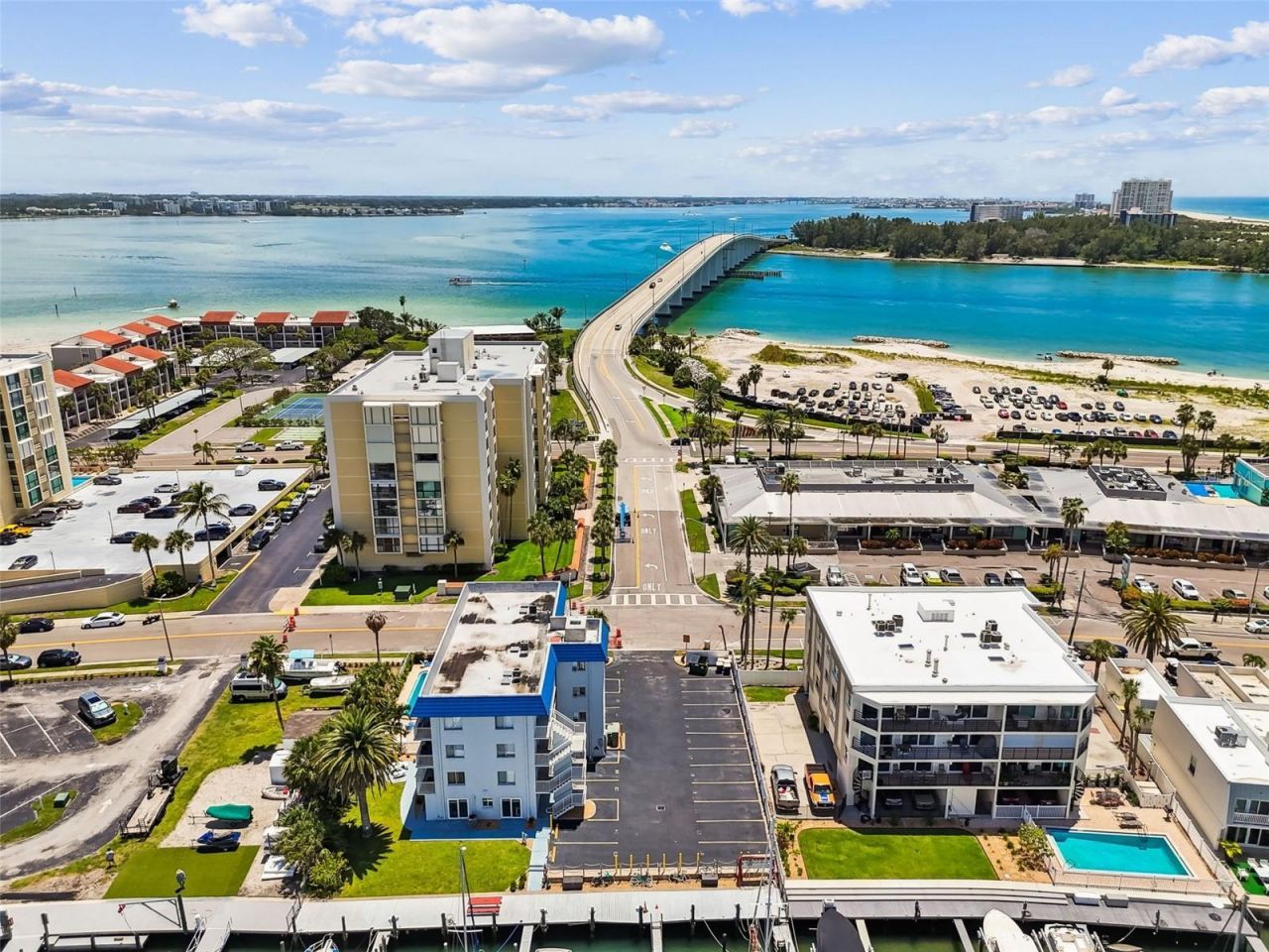 800 Bayway Boulevard, Unit 17, Clearwater Beach, FL 33767 Photo