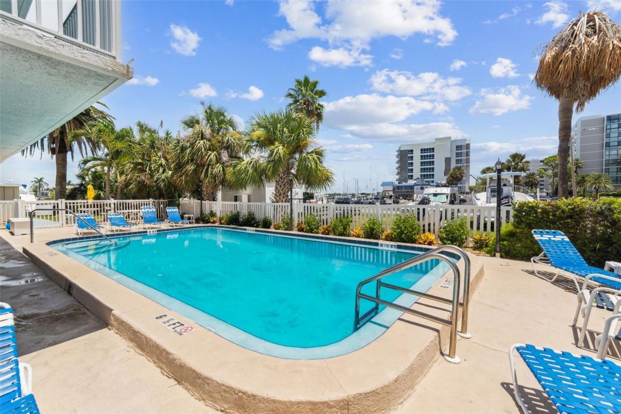 800 Bayway Boulevard, Unit 17, Clearwater Beach, FL 33767 Photo