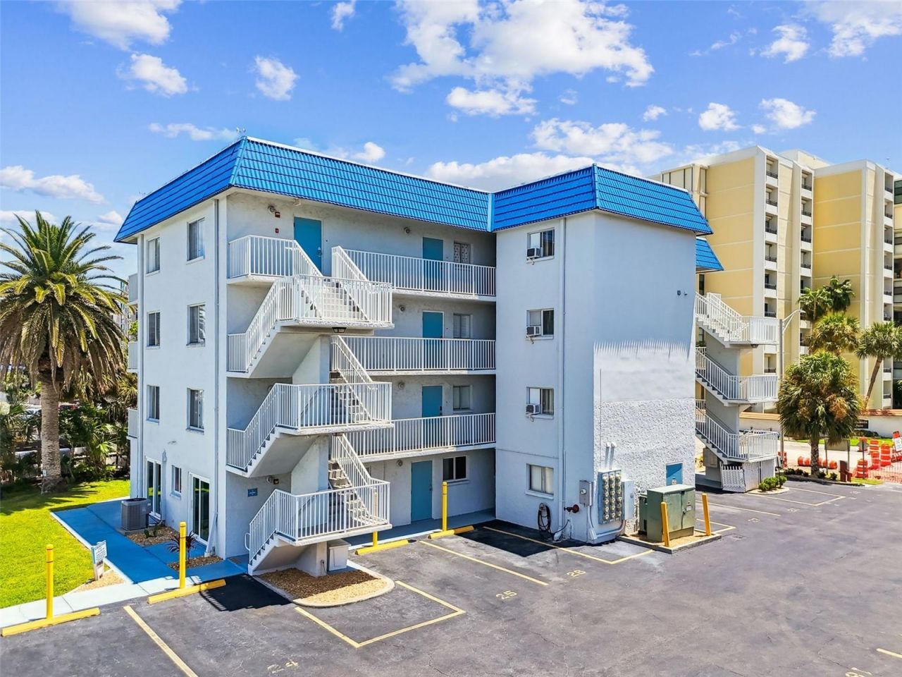800 Bayway Boulevard, Unit 17, Clearwater Beach, FL 33767 Photo