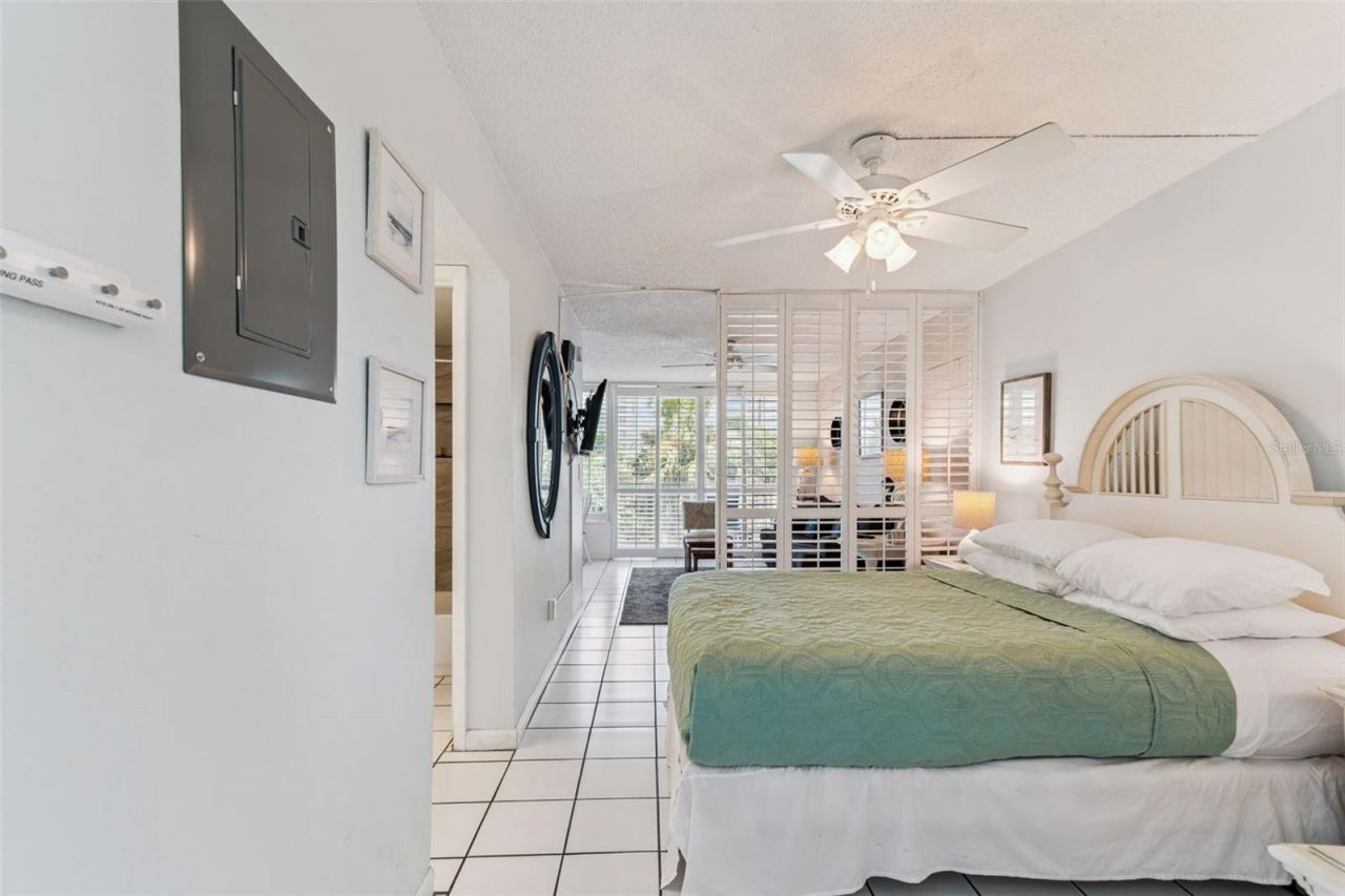 800 Bayway Boulevard, Unit 17, Clearwater Beach, FL 33767 Photo