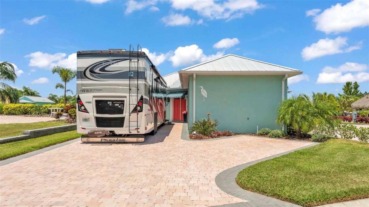 2829 Snowy Egret Drive, Polk City, FL 33868 Photo