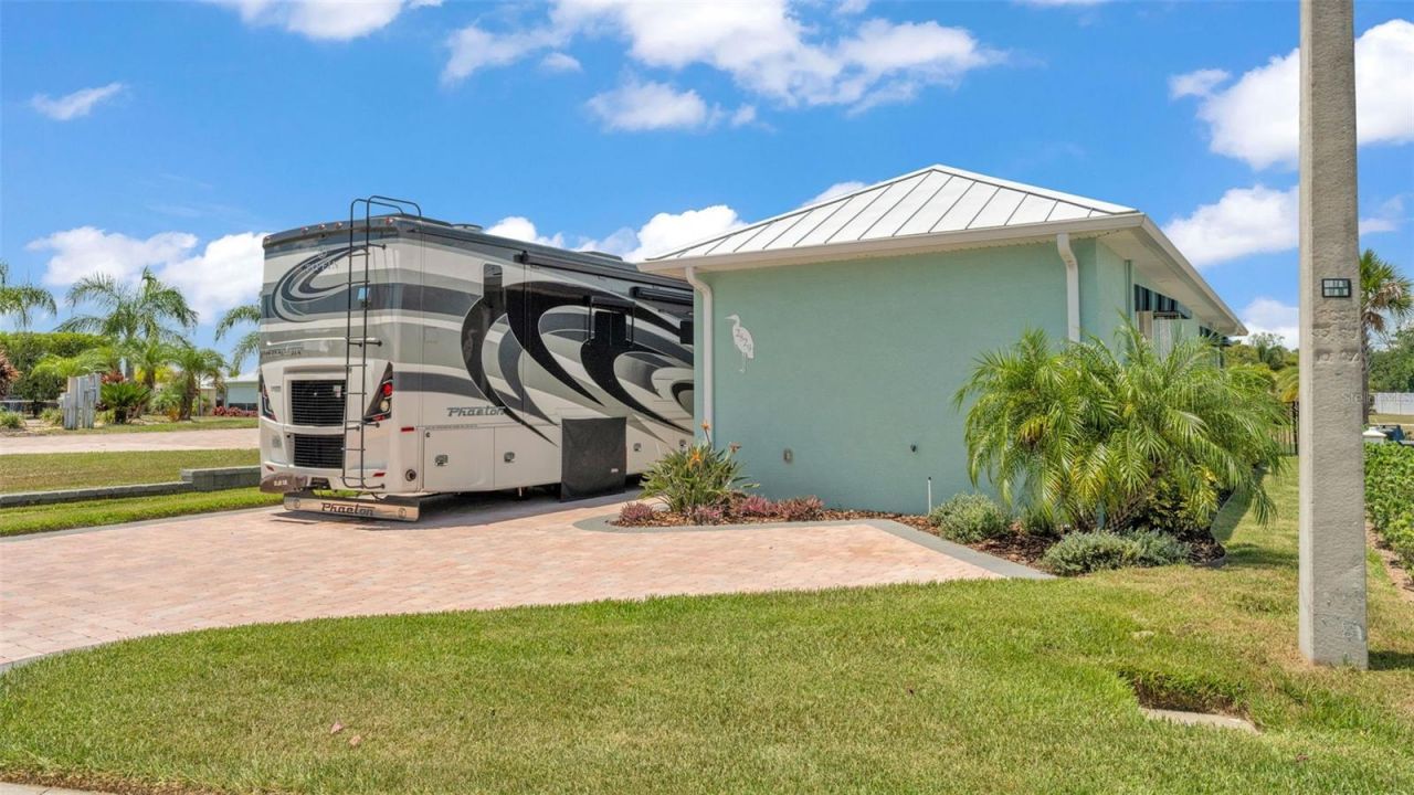 2829 Snowy Egret Drive, Polk City, FL 33868 Photo