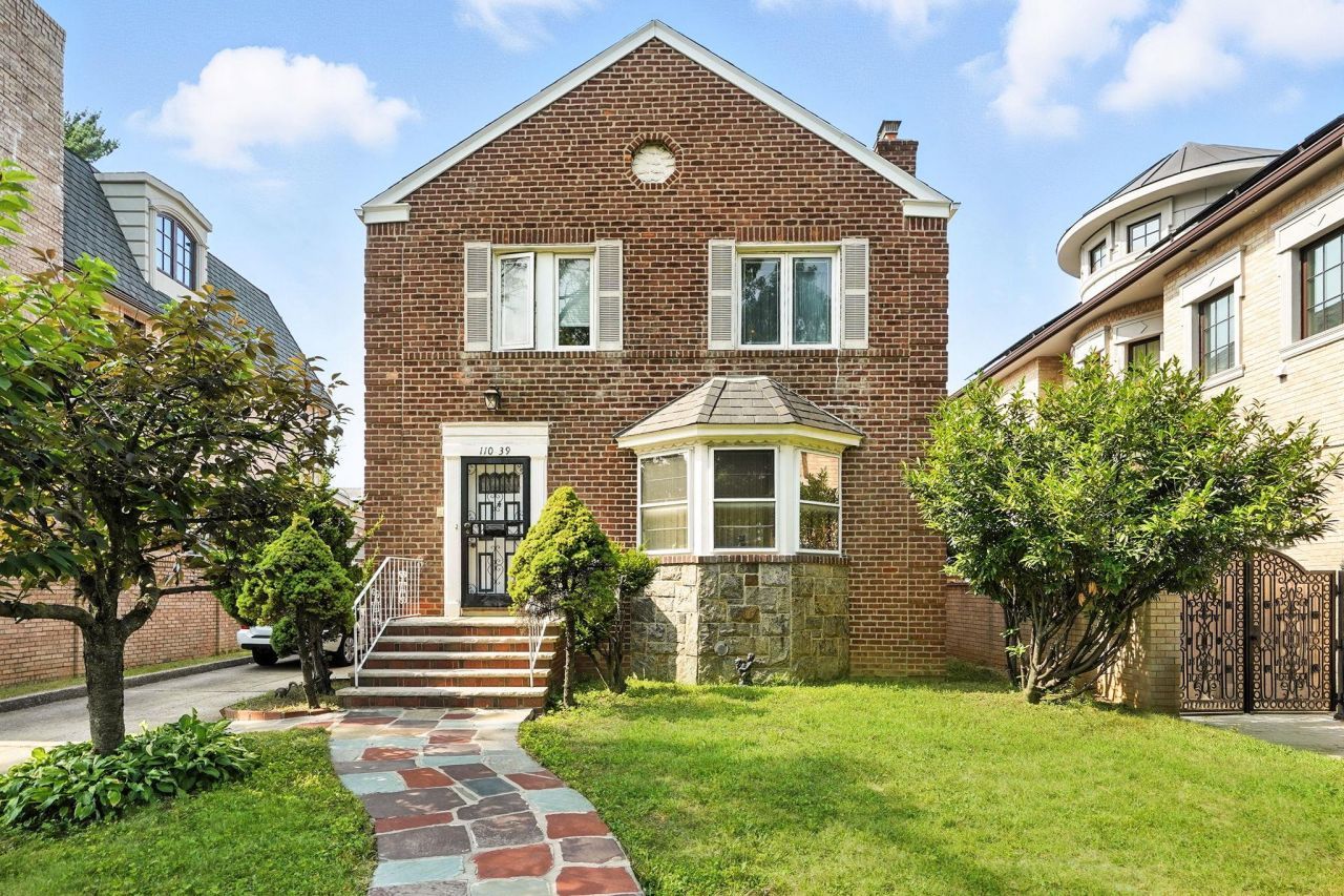 110-39 67 Drive, Forest Hills, NY 11375 Main Photo