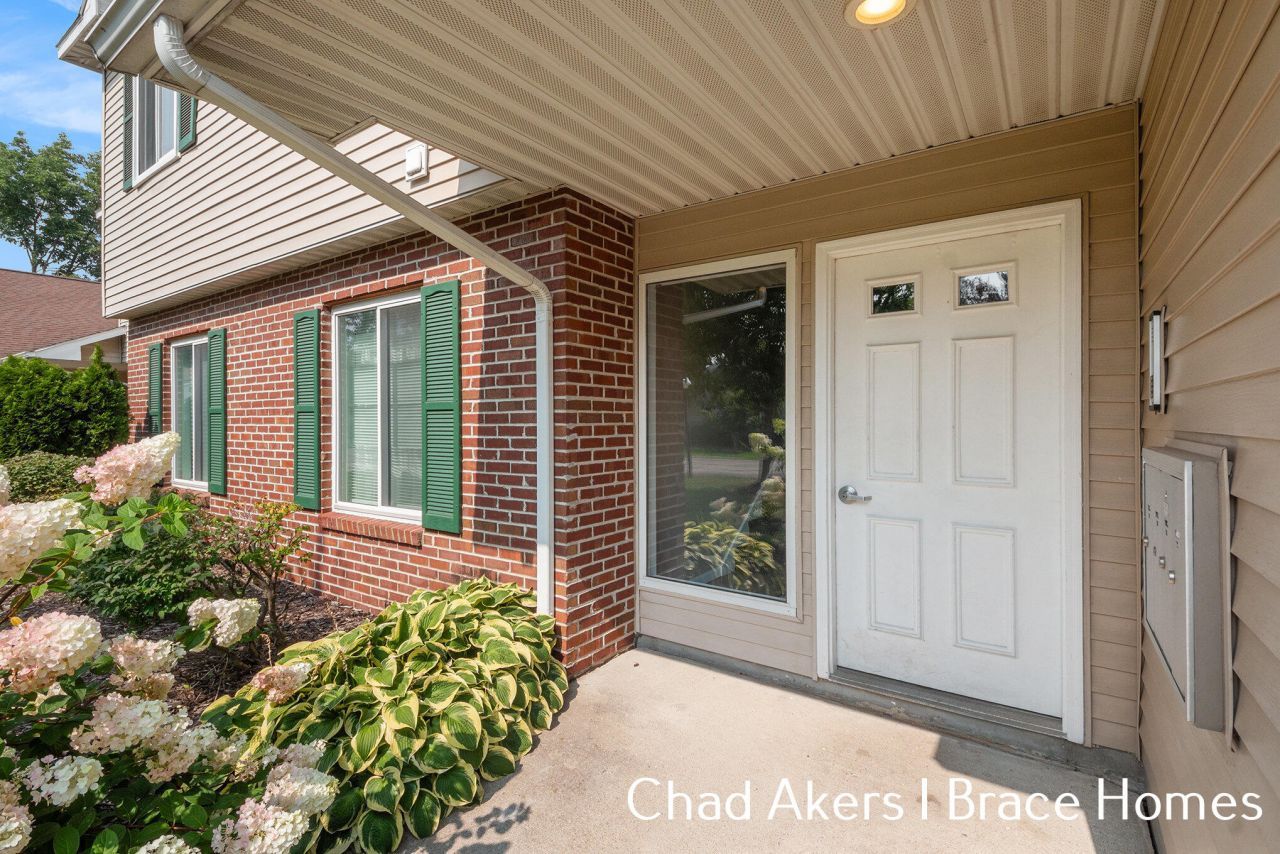 3100 Windcrest Court Ne, Grand Rapids, MI 49525 Main Photo