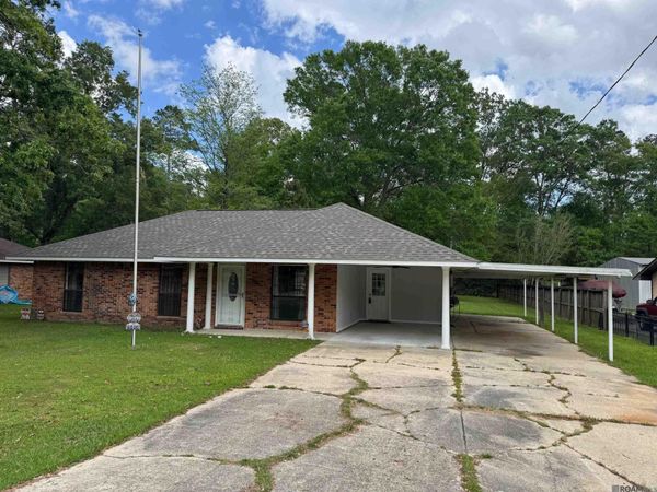26806 Pen Dr, Walker, LA 70785