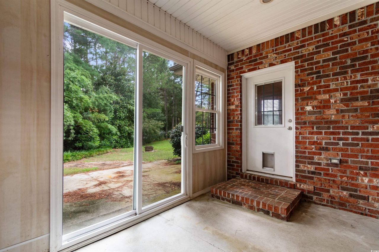 620 Ellsworth Ct. Photo 35