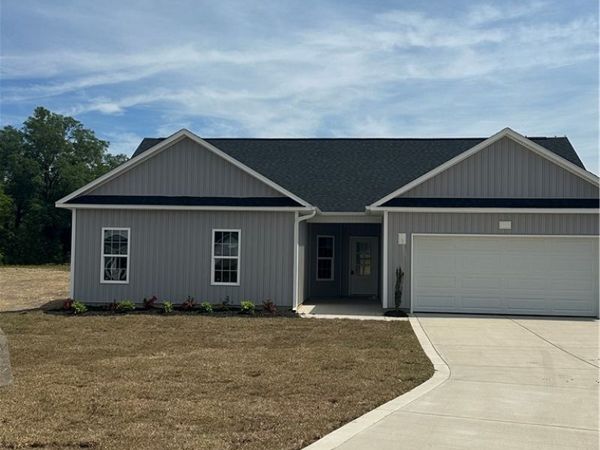 26 Chariot Circle, Lumber Bridge, NC 28357