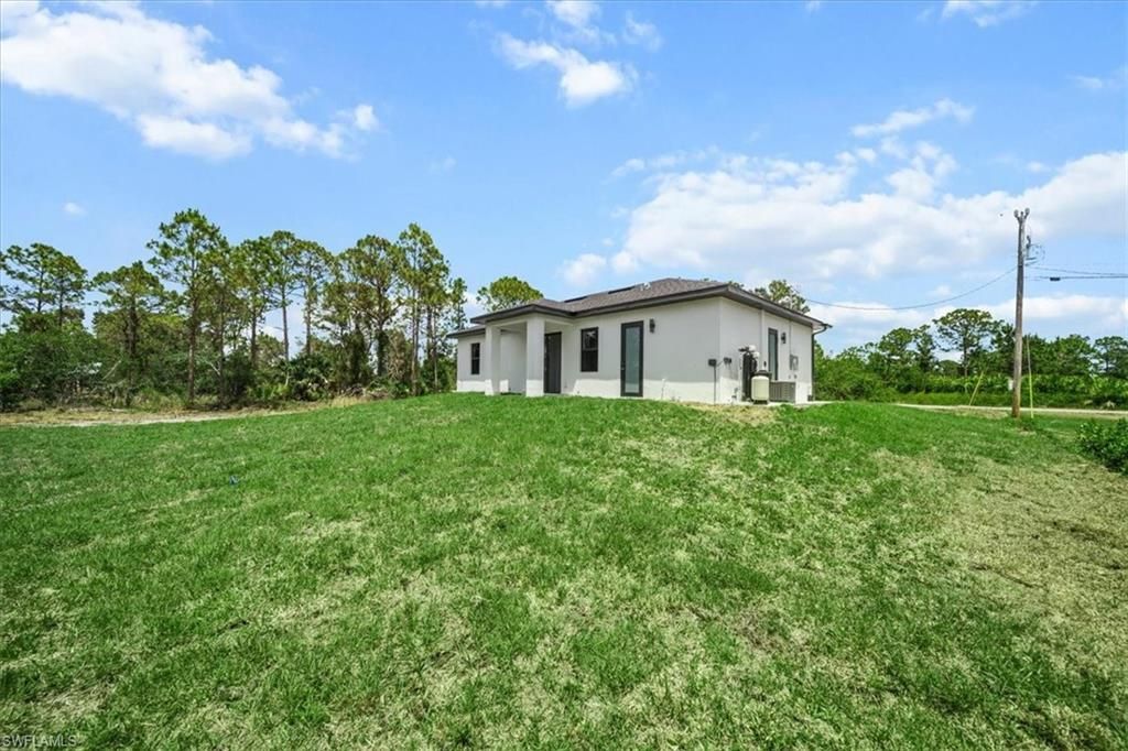 1262 Bowles Ave, Fort Myers, FL 33913 Photo