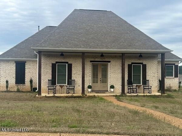 2154 Laughter Road N, Nesbit, MS 38651