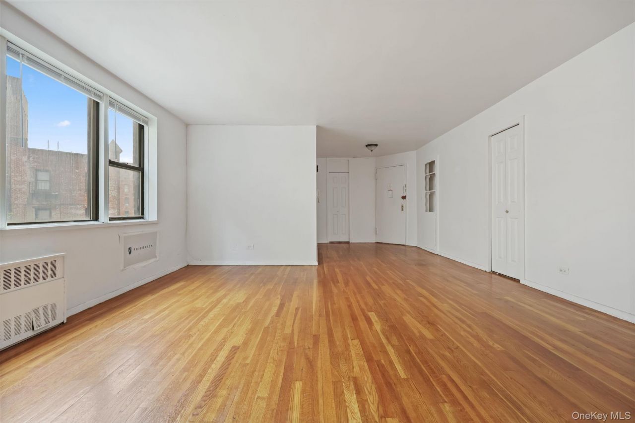 3184 Grand Concourse, Unit 4J, Bronx, NY 10458 Main Photo