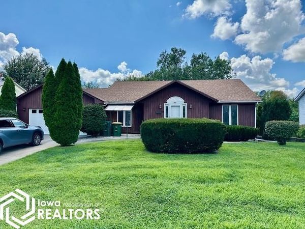 1612 Dogwood Drive, Fairfield, IA 52556