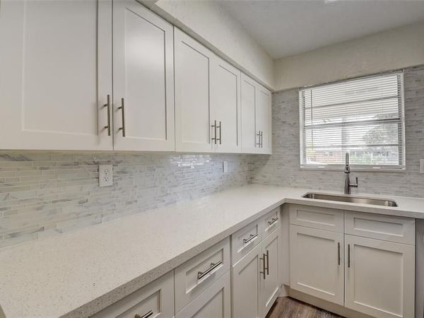 30 SE 13th St, Unit B2, Boca Raton, FL 33432