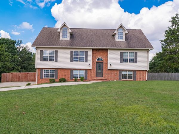 84 Amberwood Dr, McMinnville, TN 37110