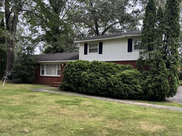 815 Westwood Dr, Tullahoma, TN 37388