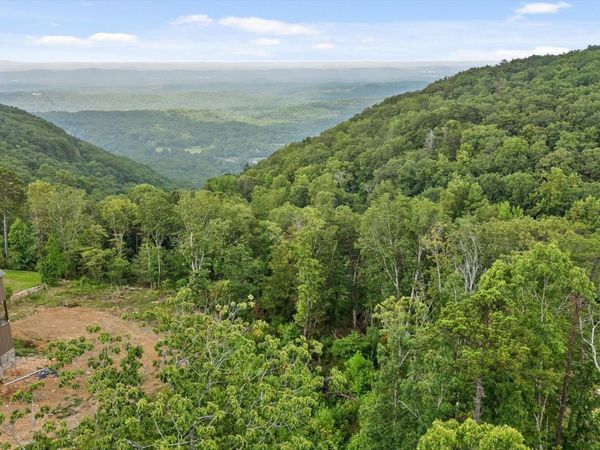 7980 Mountain Laurel Trail, Signal Mountain, TN 37377