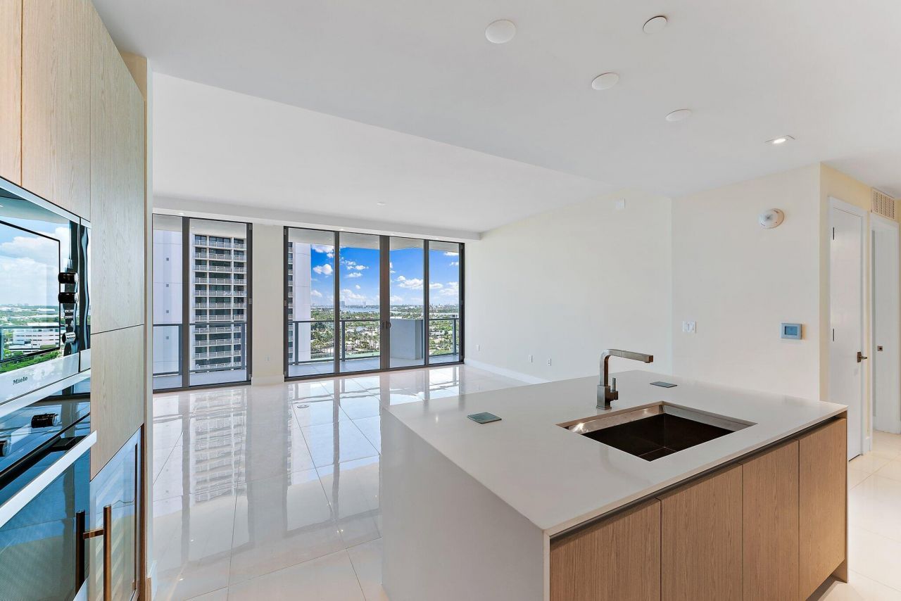 3100 N Ocean Drive, Unit H-1206, Singer Island, FL 33404 Photo