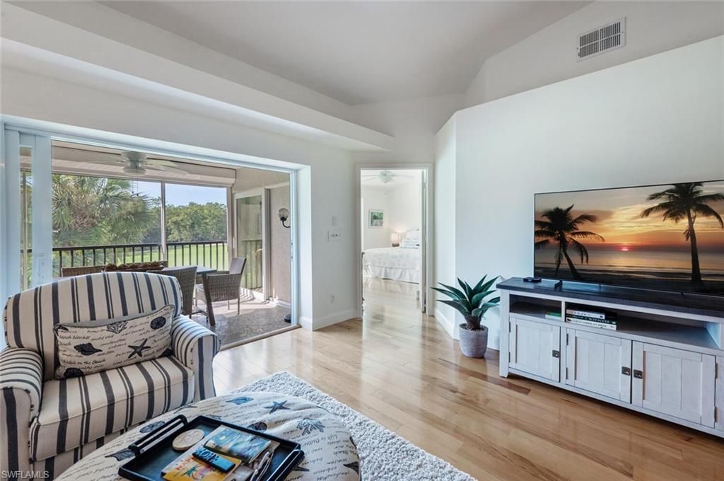8600 Naples Heritage Dr, Unit 526, Naples, FL 34112 Photo