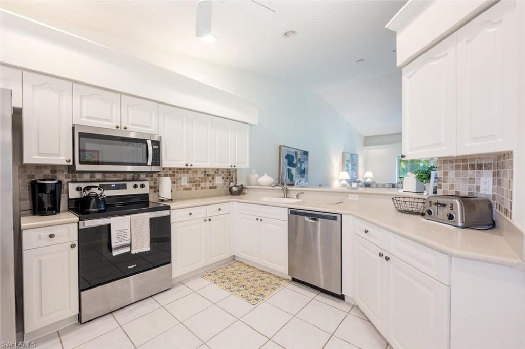 8600 Naples Heritage Dr, Unit 526, Naples, FL 34112 Photo