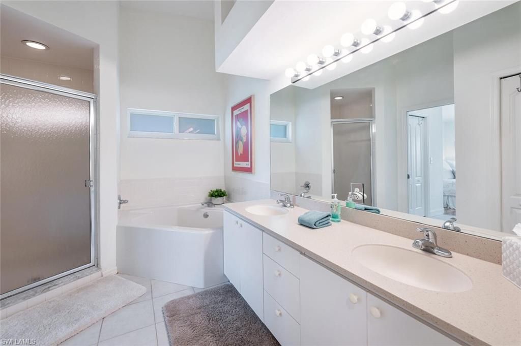 8600 Naples Heritage Dr, Unit 526, Naples, FL 34112 Photo