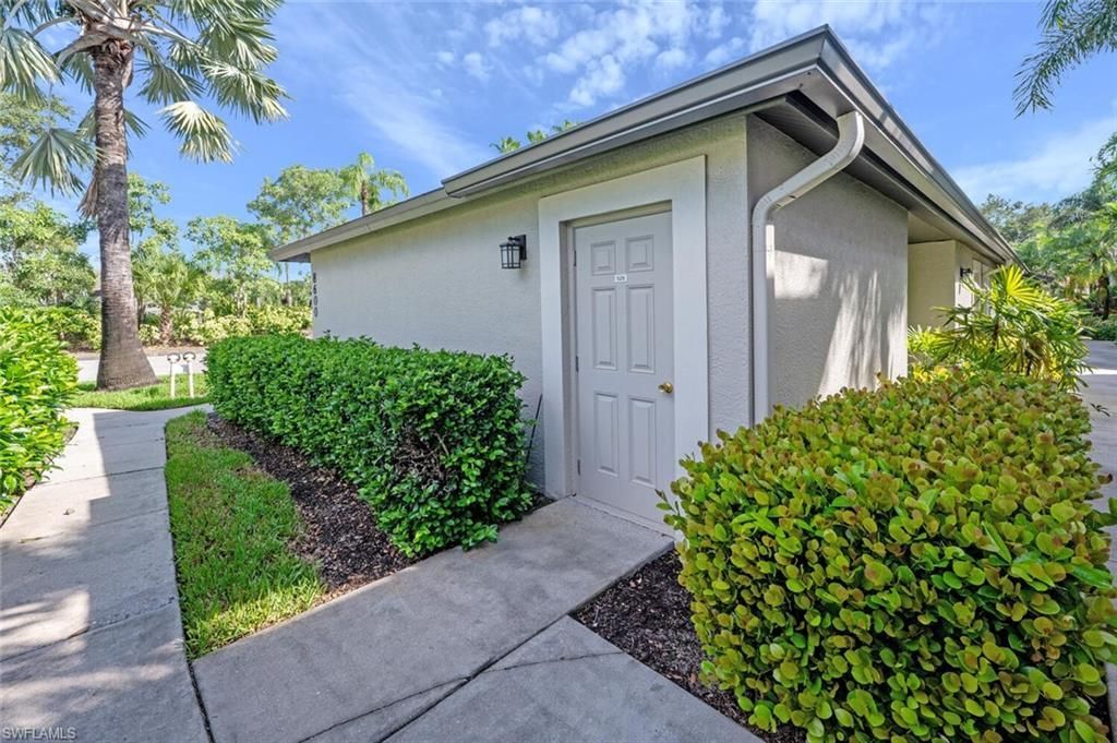 8600 Naples Heritage Dr, Unit 526, Naples, FL 34112 Photo