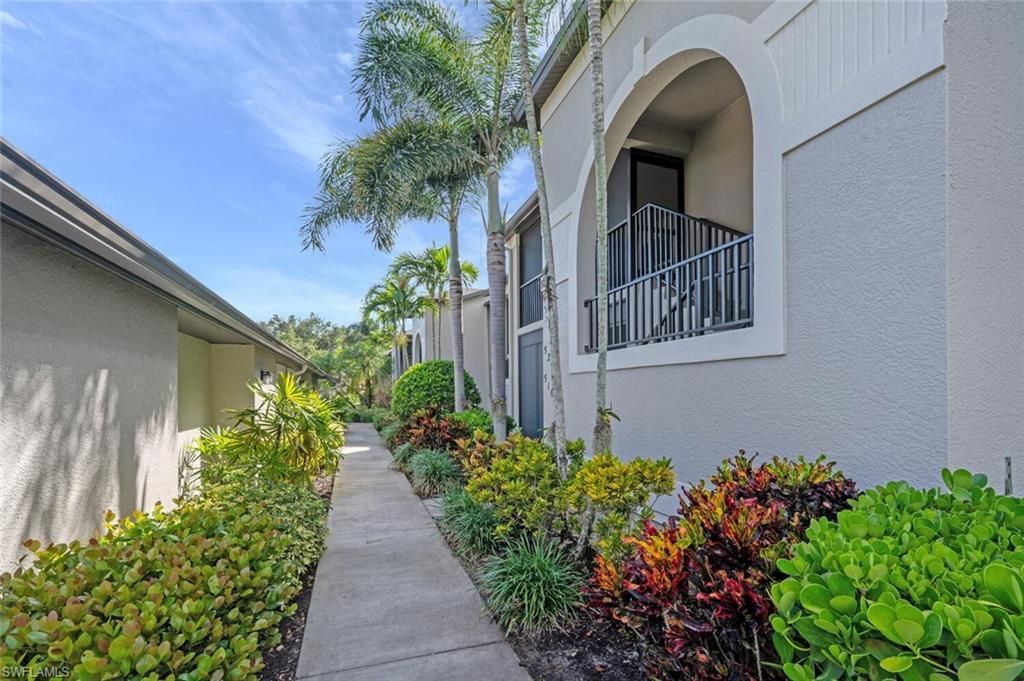 8600 Naples Heritage Dr, Unit 526, Naples, FL 34112 Photo