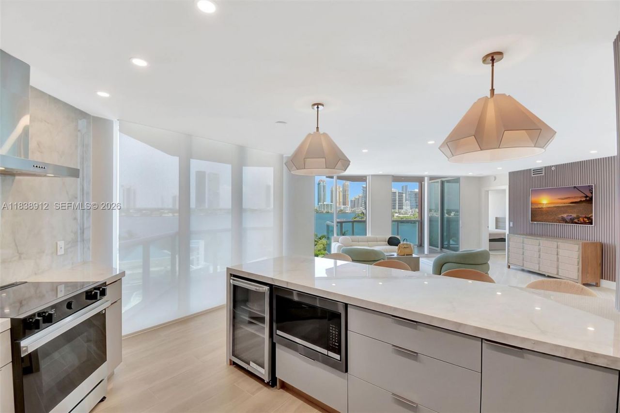 3370 Hidden Bay Dr, Unit 812, Aventura, FL 33180 Photo
