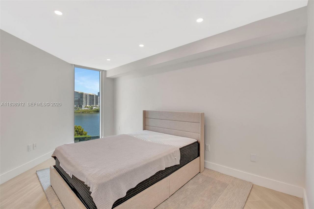3370 Hidden Bay Dr, Unit 812, Aventura, FL 33180 Photo