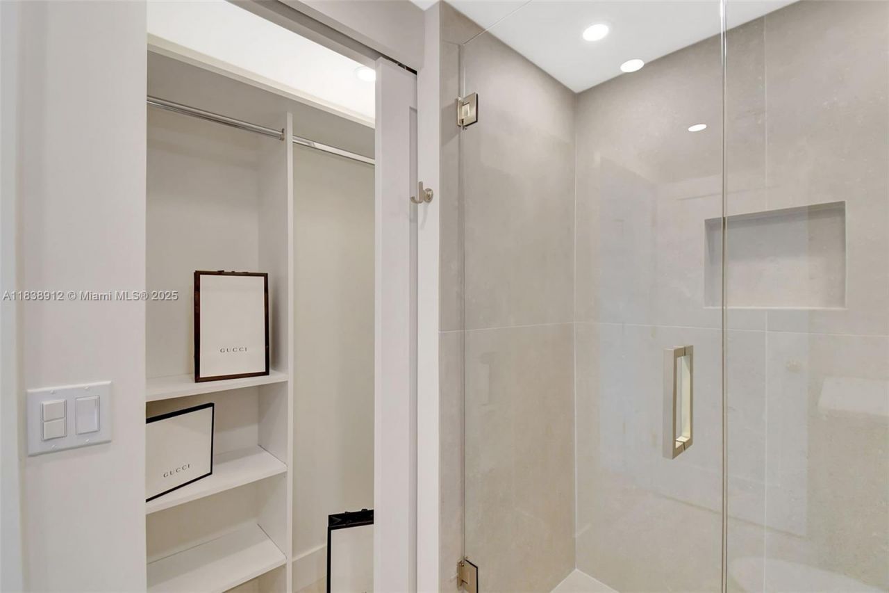 3370 Hidden Bay Dr, Unit 812, Aventura, FL 33180 Photo