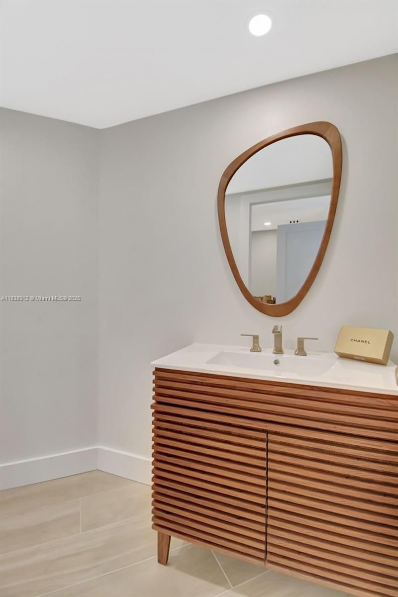 3370 Hidden Bay Dr, Unit 812, Aventura, FL 33180 Photo