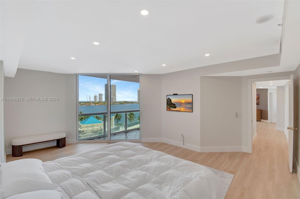3370 Hidden Bay Dr, Unit 812, Aventura, FL 33180 Photo