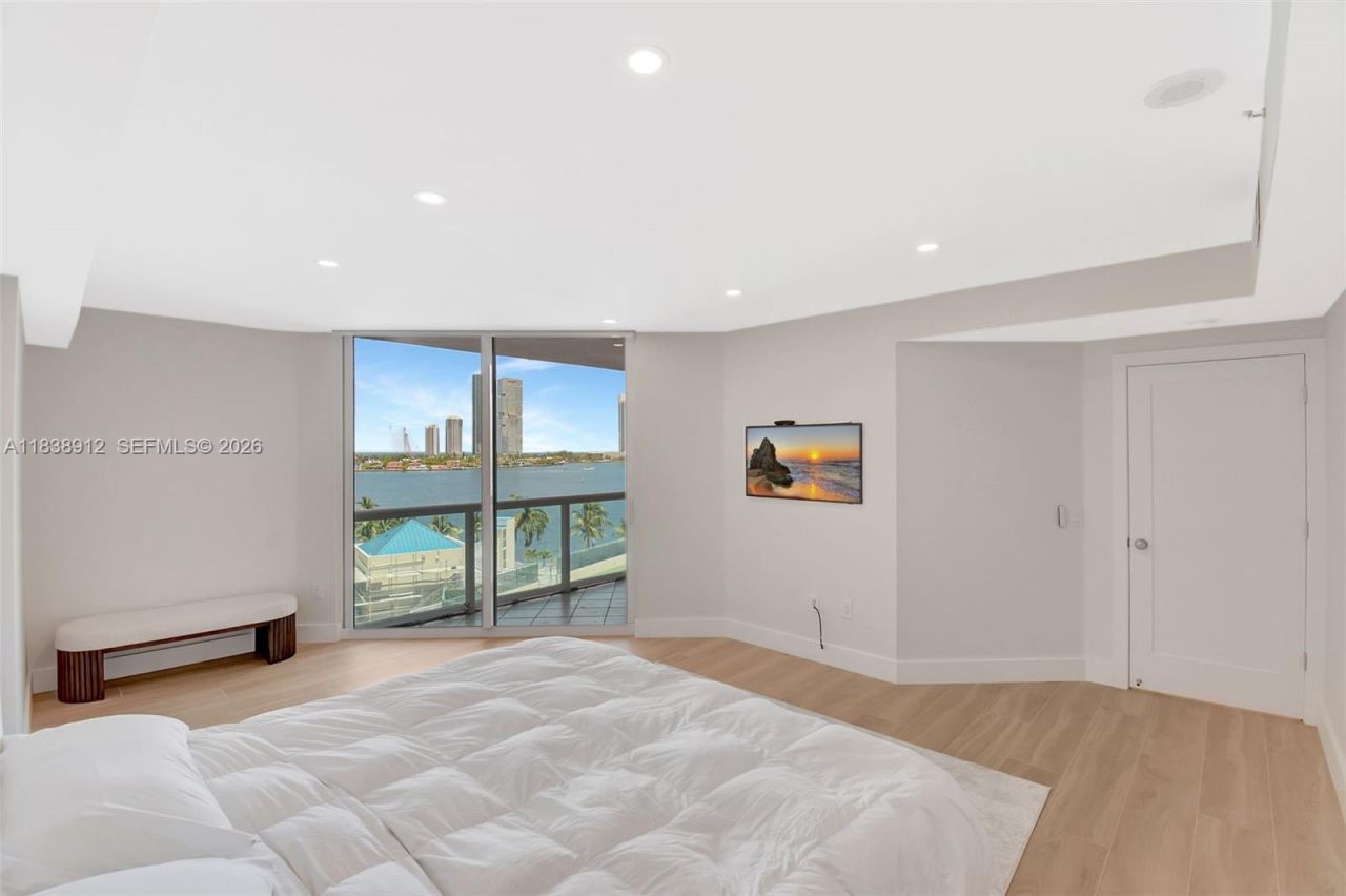 3370 Hidden Bay Dr, Unit 812, Aventura, FL 33180 Photo