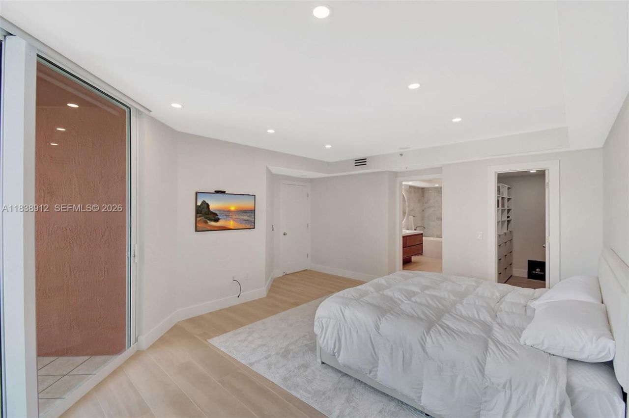 3370 Hidden Bay Dr, Unit 812, Aventura, FL 33180 Photo